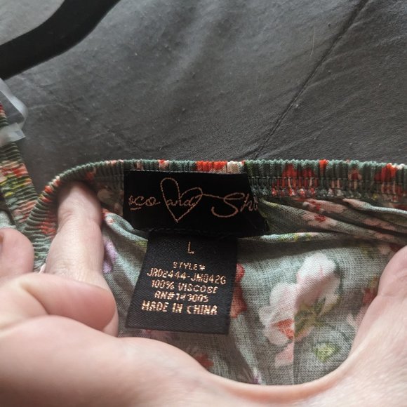 FINAL PRICE Coco and Shay Short Floral Dress NWOT Size L - Picture 6 of 7